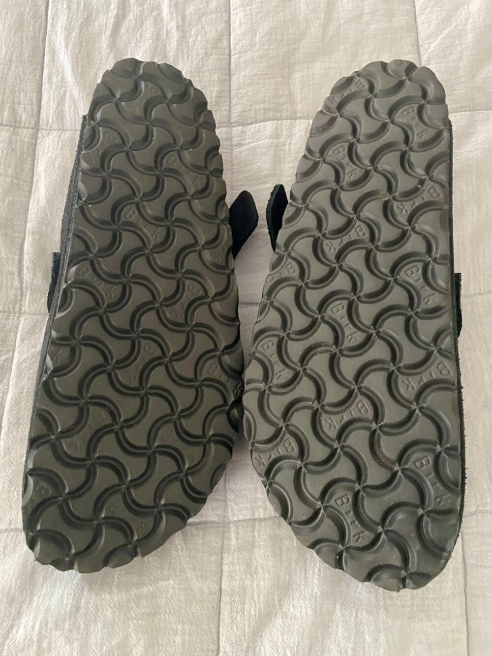 NWOT Women's Black Suede Birkenstock Bostons - Narrow Fit - Picture 6 of 7